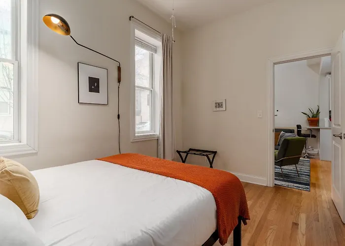 East Village 2br Modern H1 Apartment *