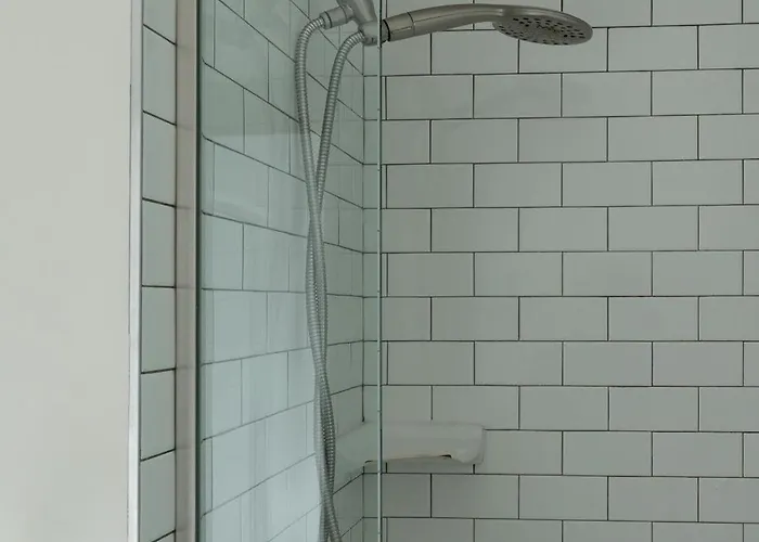 East Village 2br Modern H1 Apartment *